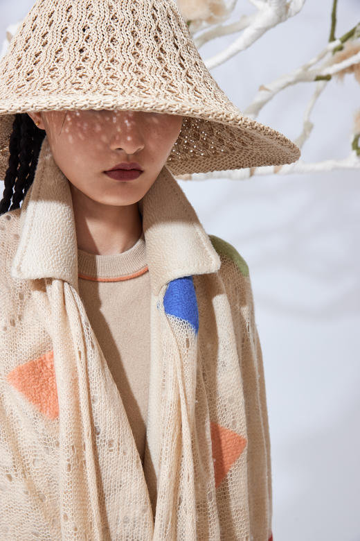  菱格手工毛毡羊绒针织披肩 SJF93W463N 商品图2