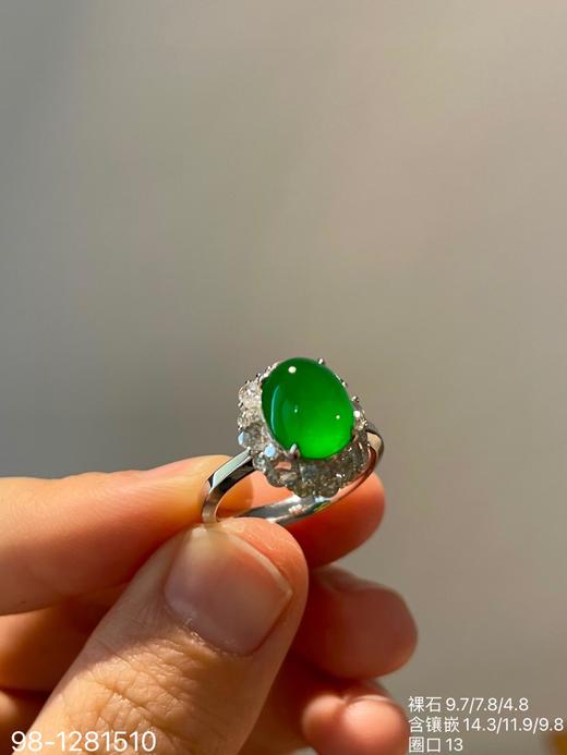 98-1281510，老坑艳绿蛋面戒指。79999 商品图8