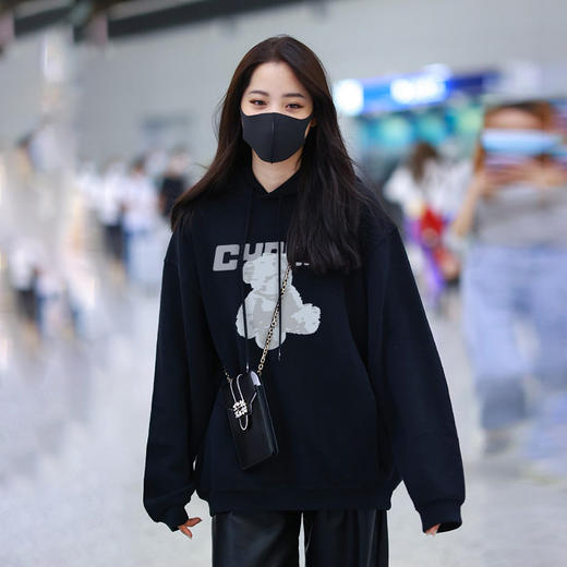 【2021时尚新款 百搭韩版小熊卫衣 】欧阳娜娜同款小熊卫衣女连帽黑色帽衫韩版宽松春秋薄款长袖上衣潮 商品图1