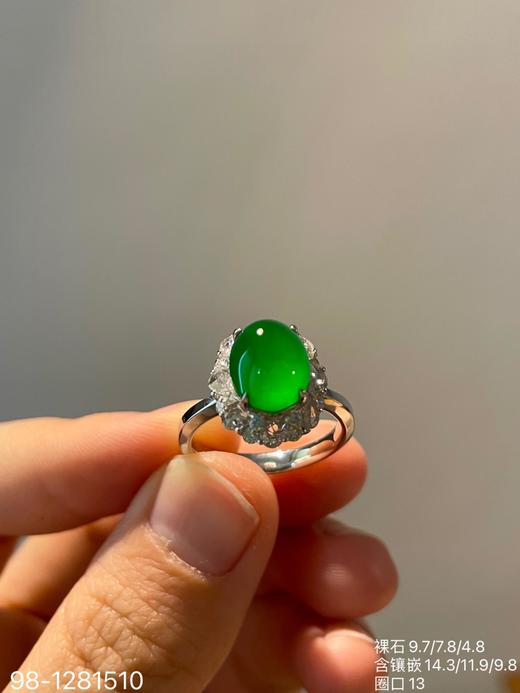 98-1281510，老坑艳绿蛋面戒指。79999 商品图6