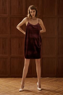 紫粉丝绒细吊带连衣裙 商品图0