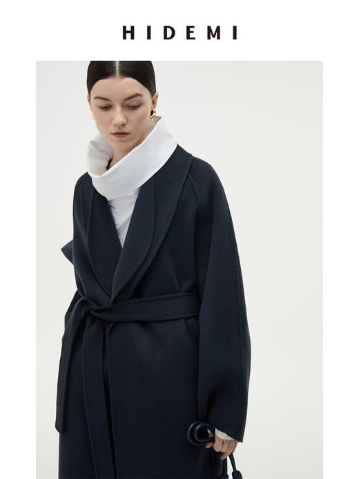 HIDEMI 深灰雾蓝简约设计感两件套腰带浴袍式澳毛长款大衣 商品图7