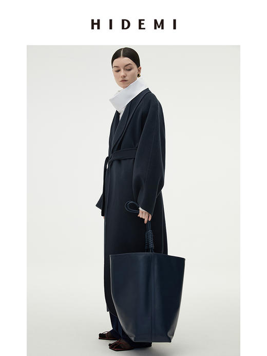 HIDEMI 深灰雾蓝简约设计感两件套腰带浴袍式澳毛长款大衣 商品图6