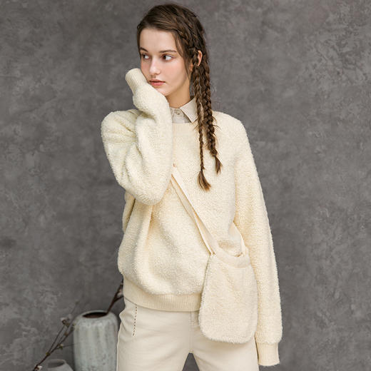 famecoco范可儿宽松毛绒卫衣冬季慵懒圆领棉上衣F218DB004 商品图1