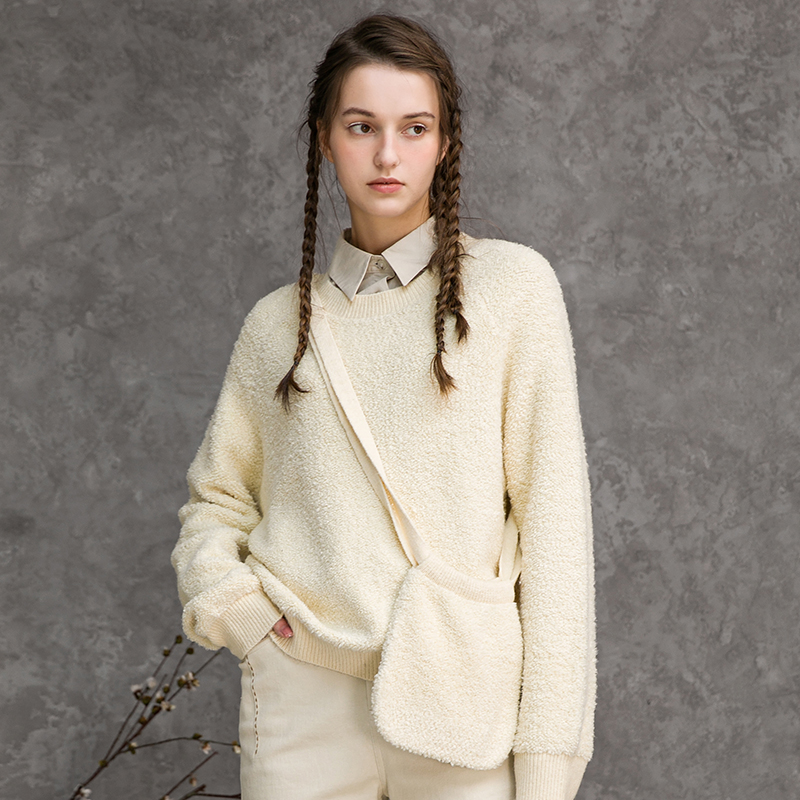 famecoco范可儿宽松毛绒卫衣冬季慵懒圆领棉上衣F218DB004