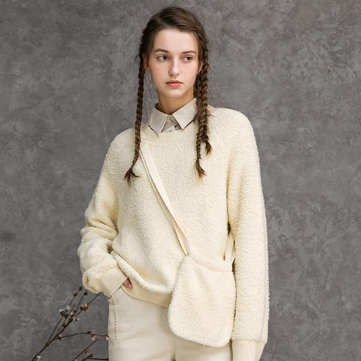 famecoco范可儿宽松毛绒卫衣冬季慵懒圆领棉上衣F218DB004 商品图0