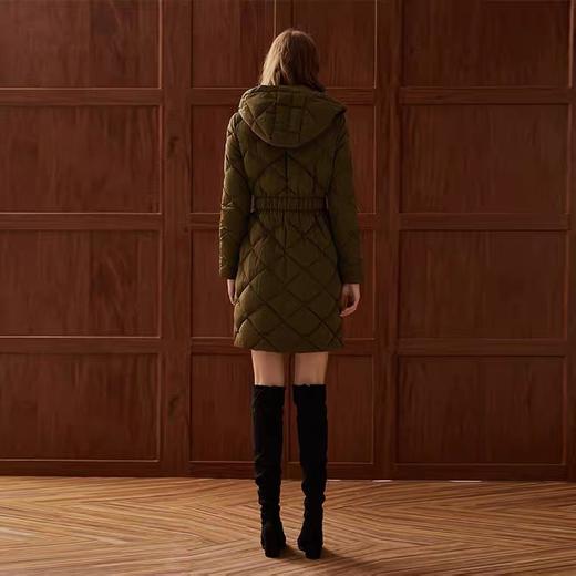 军绿色收腰长羽绒服外套 商品图3