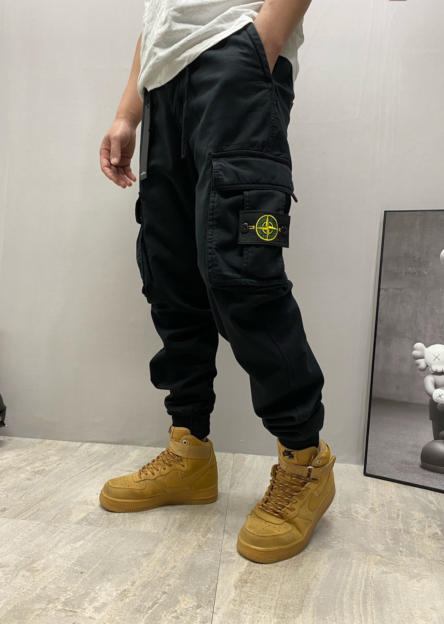 点此购买 石头岛男款加绒多口袋工装束脚裤 ll202164