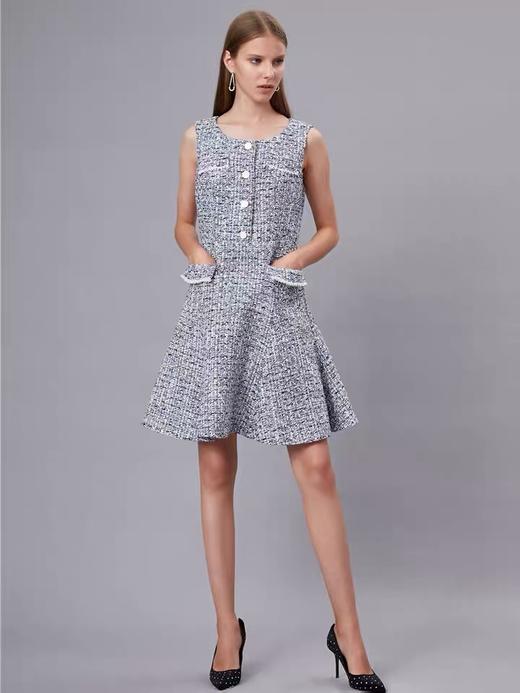 蓝白花点混纺修身无袖连衣裙 商品图4