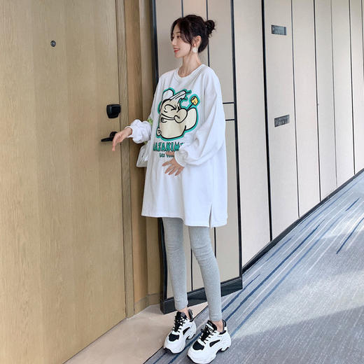 【修饰孕妈身材 拉长腿线】孕妇连衣裙秋装套装时尚款外出宽松上衣孕期中长款t恤潮妈产前产后裙子两件套 商品图3