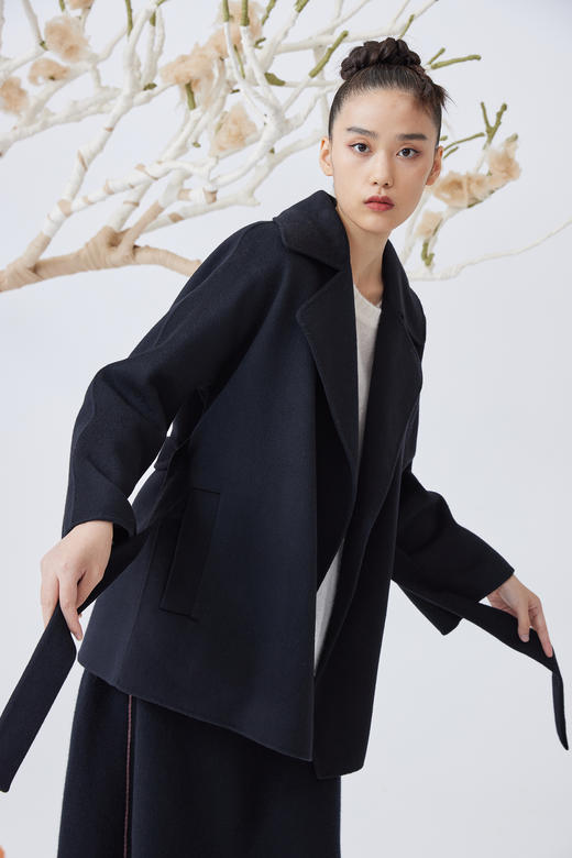  呢短款女大衣 SJF93W847B 商品图2