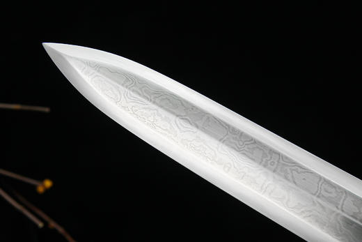 新月短剑 ▏《龙门飞甲》电影剑 百炼折叠锻造花纹钢刃 名贵黑檀木鞘 纯铜手雕剑装（未开刃） 商品图5