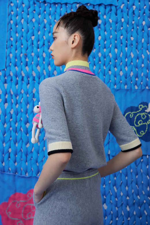  高领运动风羊绒中袖女套衫 SJF93W299N 商品图3