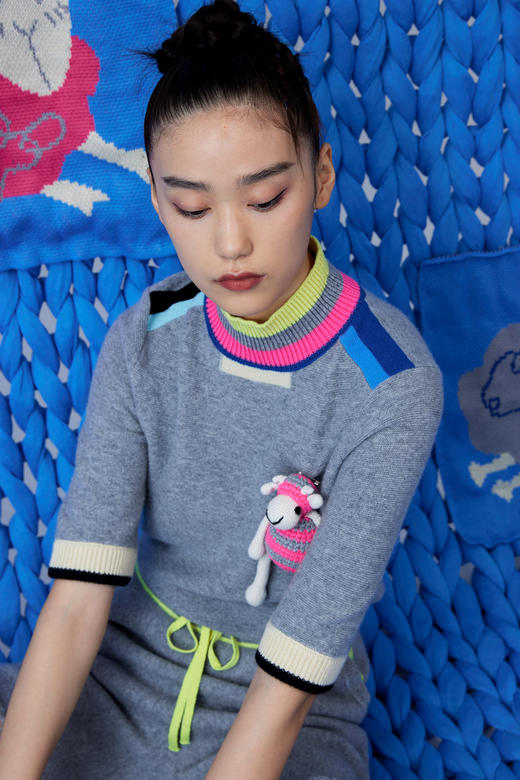  高领运动风羊绒中袖女套衫 SJF93W299N 商品图2