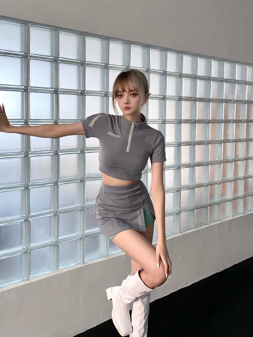 MATEMATE原创辣妹亚妹两色高弹拼接运动面料特工上衣裙裤运动套装 商品图3