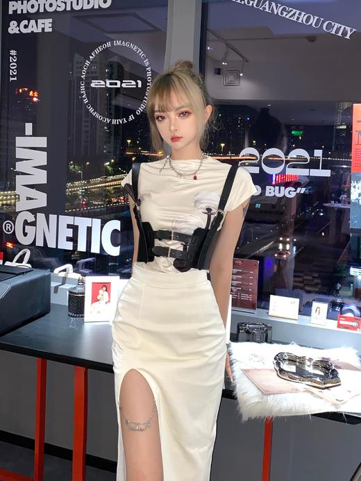 MATEMATE原创高质感白色暗蛇皮纹长裙 商品图1