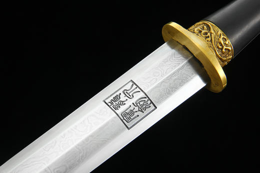 新月短剑 ▏《龙门飞甲》电影剑 百炼折叠锻造花纹钢刃 名贵黑檀木鞘 纯铜手雕剑装（未开刃） 商品图3