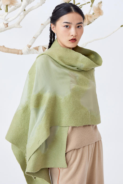  真丝羊绒相拼手工毛毡披肩 SJF93W434N 商品图1