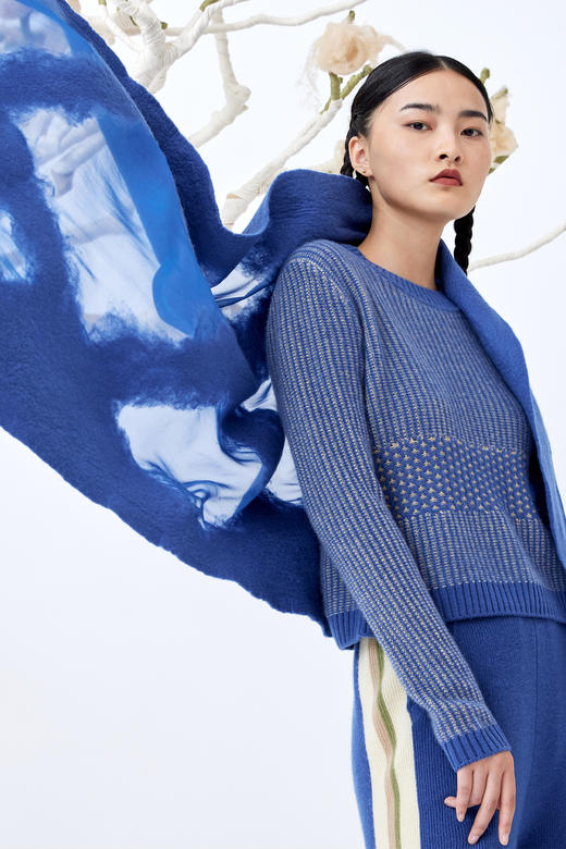  真丝羊绒相拼手工毛毡披肩 SJF93W434N 商品图3