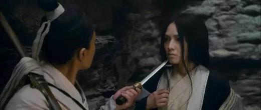 新月短剑 ▏《龙门飞甲》电影剑 百炼折叠锻造花纹钢刃 名贵黑檀木鞘 纯铜手雕剑装（未开刃） 商品图7