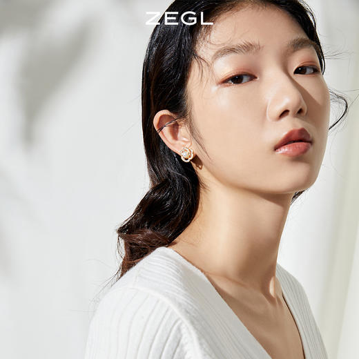 ZEGL山茶花耳环小众设计感高级人造珍珠耳钉复古925银针秋冬耳饰 商品图3