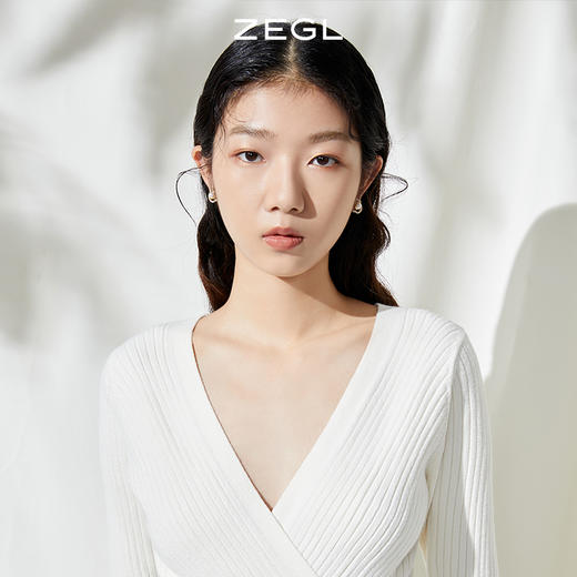 ZEGL山茶花耳环小众设计感高级人造珍珠耳钉复古925银针秋冬耳饰 商品图1