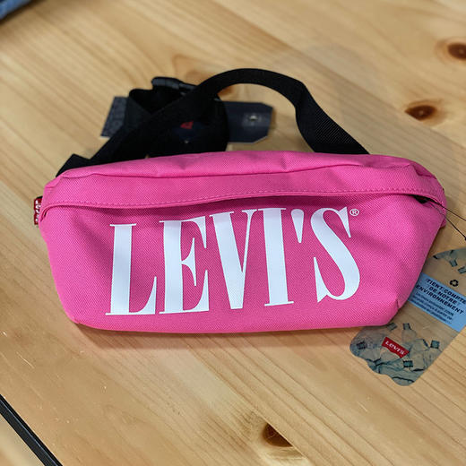 Levi’s李维斯 男女同款品牌斜跨字母拉链休闲胸包腰包 商品图0