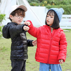 儿童轻薄款羽绒服