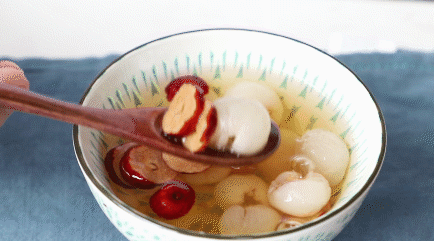  气血不足别只吃红枣！它的铁含量丰富，泡茶煮粥加点，手脚不冰气色好 