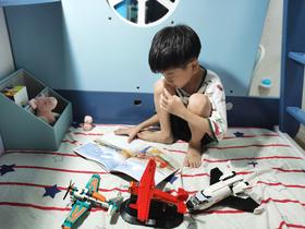 《万能工程师麦克》：很快学会了各种飞机的名称特点，还把之前不知道的模型一一对应