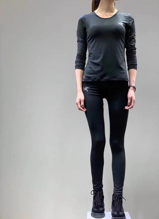 价值3200 出口海外原单！2021重磅新款国家地理X始祖鸟特别联名体感发热保暖内衣男女款套装 z强八级御寒 快速排湿 高效排汗 改善调节温度 独立原盒包装 商品图1