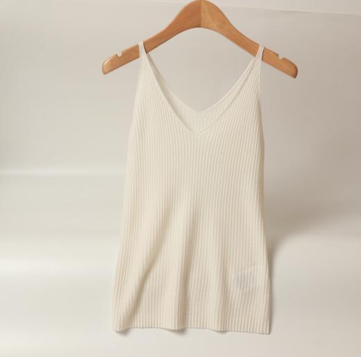 必备打底 | 48支精纺山羊绒V领针织罗纹打底背心 商品图11