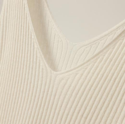 必备打底 | 48支精纺山羊绒V领针织罗纹打底背心 商品图3