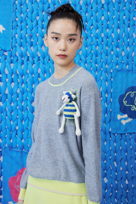  圆领撞色手工绣花羊绒女套衫 SJF93W438N 商品图3