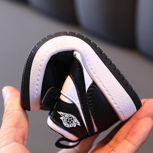 宝宝鞋子春秋0一2-3岁女童男童婴儿软底学步鞋小童板鞋儿童运动鞋 商品图3