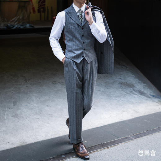 Stylbiella Super 120's 澳洲美丽诺羊毛卡其色棕条纹三件套 商品图4