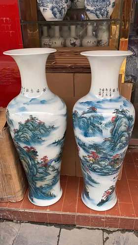 釉下五彩山水大花瓶