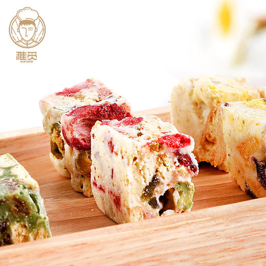 雅觅草莓奶酪综合雪花酥300g 15枚 网红手工零食休闲烘焙牛轧糖小吃食品 商品图3