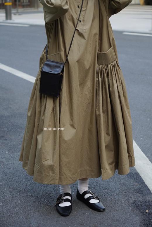 ECOLE DE CURIOSITES 卡其/黑色 风琴褶皱连衣裙 商品图5