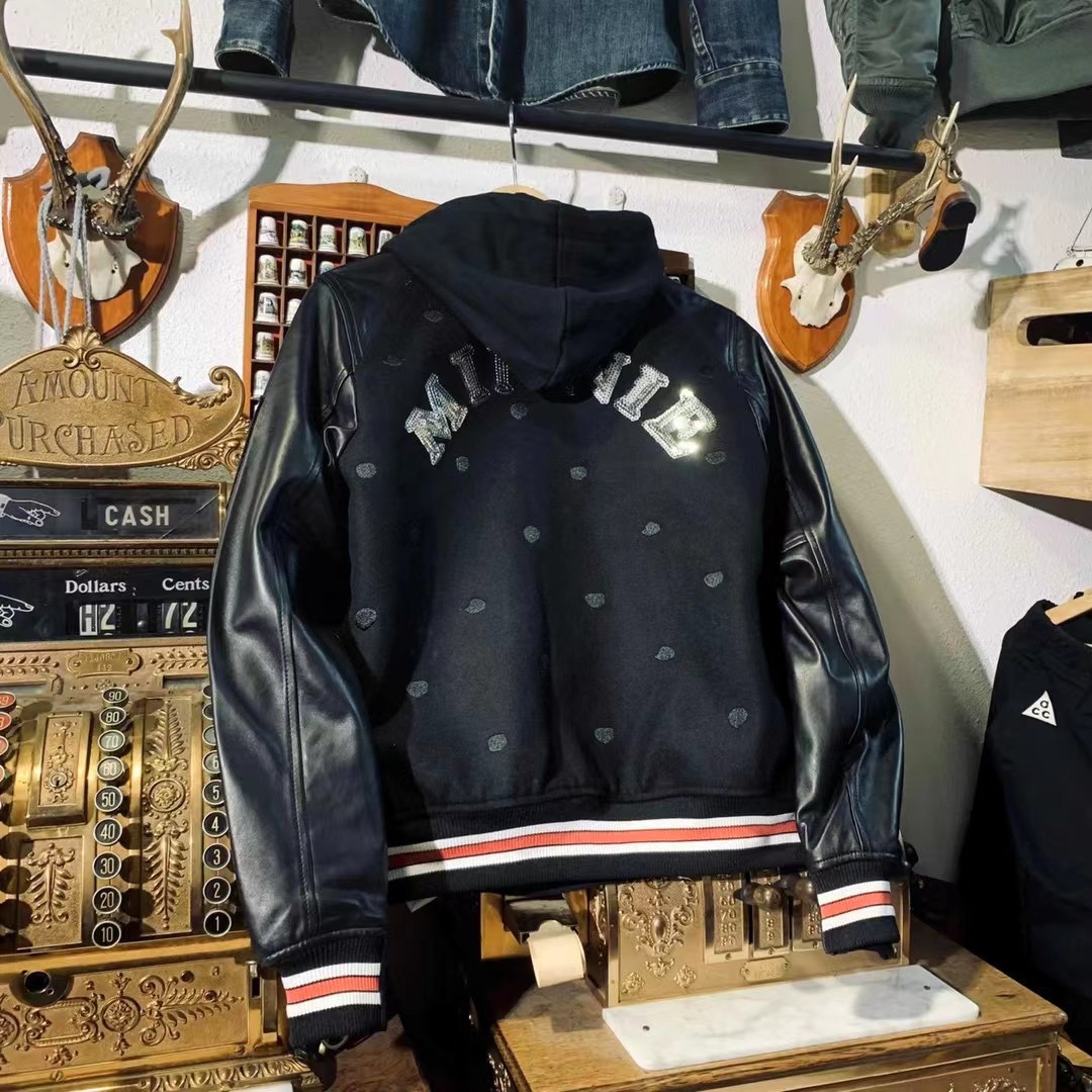 点此购买 蔻驰×marsx米奇女款连帽外套 gc202728