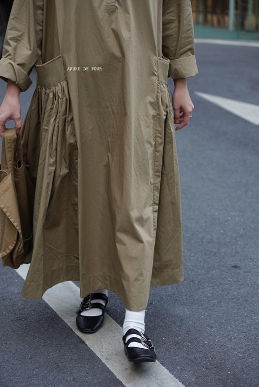 ECOLE DE CURIOSITES 卡其/黑色 风琴褶皱连衣裙 商品图3