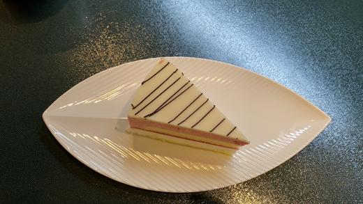 草莓酸奶蛋糕 商品图0