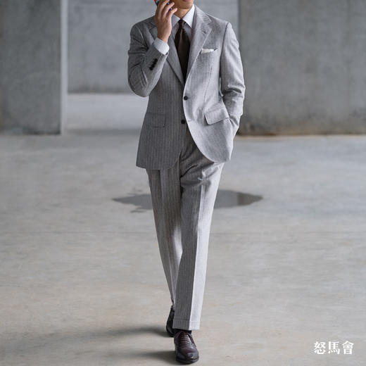 Stylbiella Super 100's 澳洲美丽诺羊毛浅灰色白条纹套装 商品图2