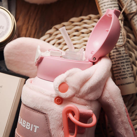 杯具熊儿童杯—毛绒兔RT105-630保温杯带吸管幼儿园小学生便携水壶630ml 商品图4