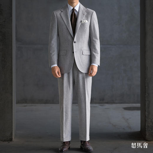 Stylbiella Super 100's 澳洲美丽诺羊毛浅灰色白条纹套装 商品图0