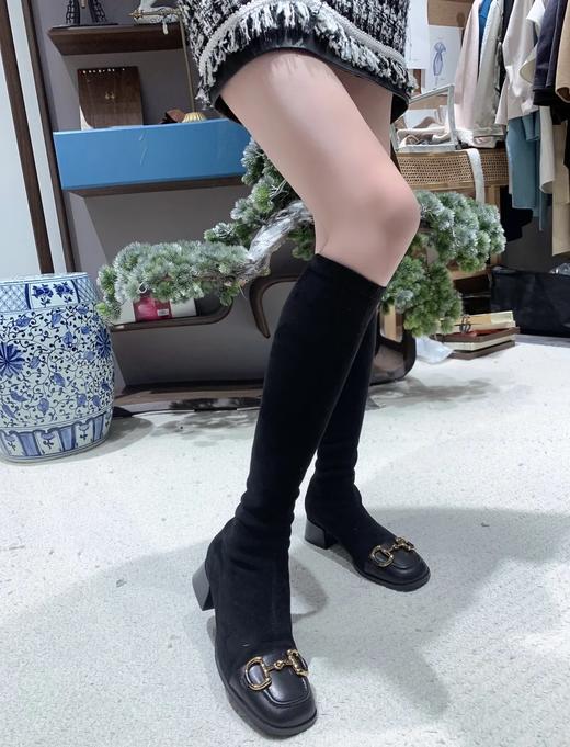 【断码特惠不退换】弹力绒不过膝靴丨弹力绒 包容胖瘦脚脚 复古 方头设计 优雅有型 4cm方跟 百搭 显腿长显瘦的“瘦瘦靴” 商品图10