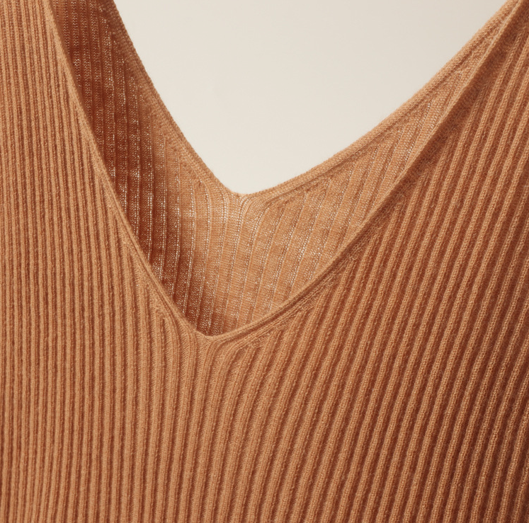 必备打底 | 48支精纺山羊绒V领针织罗纹打底背心