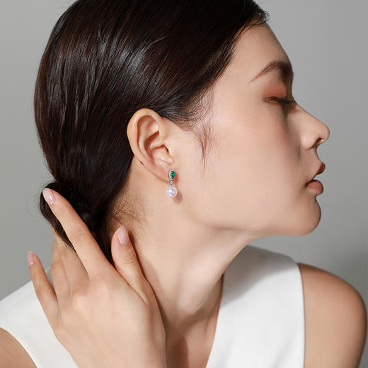 【简单】JULEE JULEE茱俪珠宝  18K白金祖母绿Akoya珍珠耳饰 商品图1