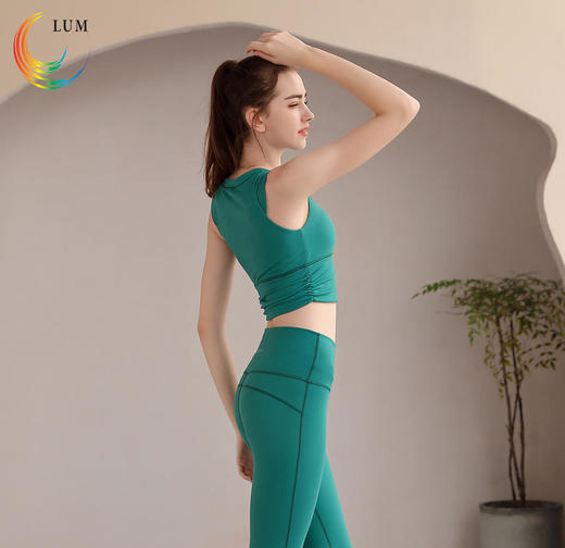 LUM39863露檬瑜伽运动背心双面磨毛面料（含胸垫） 商品图3