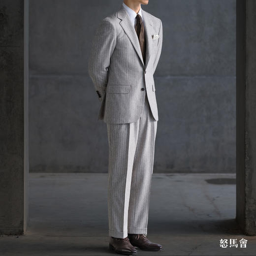 Stylbiella Super 100's 澳洲美丽诺羊毛浅灰色白条纹套装 商品图1